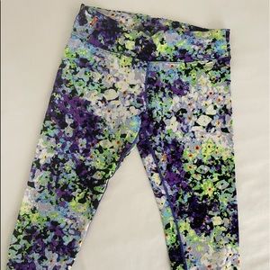 💫 In good, gently used condition with no rips, stains, tears or pilling.